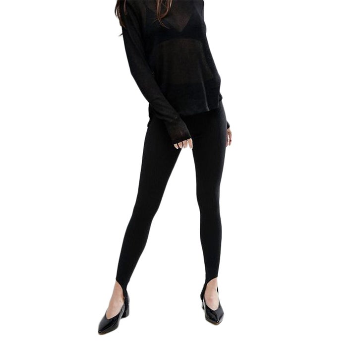 <p><a rel="nofollow" href="http://rstyle.me/n/cgm4yvjduw" target="_blank">Pull&Bear Stirrup Legging,</a> $25</p>