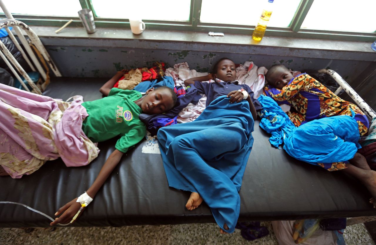 Somali children share a bed inside Banadir hospital on March 9. According to the United Nations, <a href="http://www.aljazeera.com/news/2017/03/somalia-drought-forces-children-school-170304070918629.html" target="_blank" role="link" class=" js-entry-link cet-external-link" data-vars-item-name="3 million children in Somalia are currently missing school" data-vars-item-type="text" data-vars-unit-name="58c25845e4b0d1078ca5c368" data-vars-unit-type="buzz_body" data-vars-target-content-id="http://www.aljazeera.com/news/2017/03/somalia-drought-forces-children-school-170304070918629.html" data-vars-target-content-type="url" data-vars-type="web_external_link" data-vars-subunit-name="article_body" data-vars-subunit-type="component" data-vars-position-in-subunit="9">3 million children in Somalia are currently missing school</a> because of the crisis.