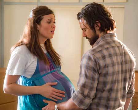 Mandy Moore & Milo Ventimiglia in the pilot episode of “This is Us.”