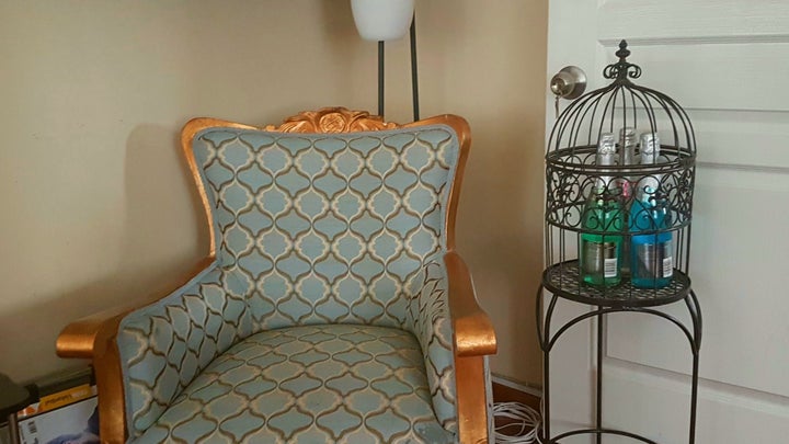 <p>That birdcage...</p>