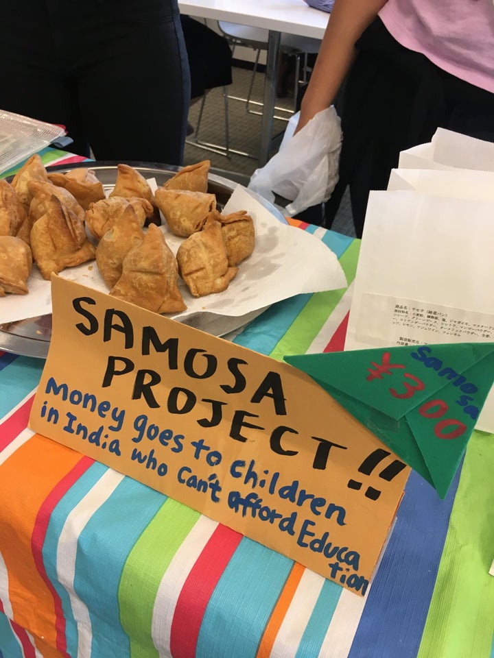 <p>Selling delicious samosas.</p>