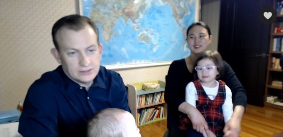 Robert Kelly, Kim Jung-A and their children being interviewed by The Wall Street Journal