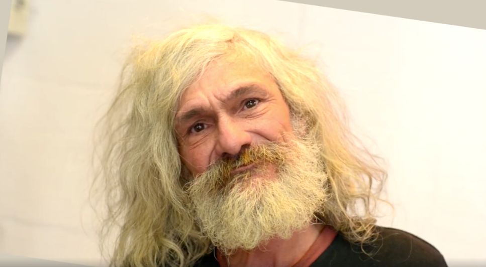 Homeless Man Cries Tears Of Joy After Salon Transforms His Look I Do   58cba9cf140000880606fffe 