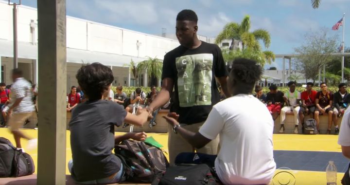 High school students in Florida have founded a group to help lonely classmates at lunchtime 