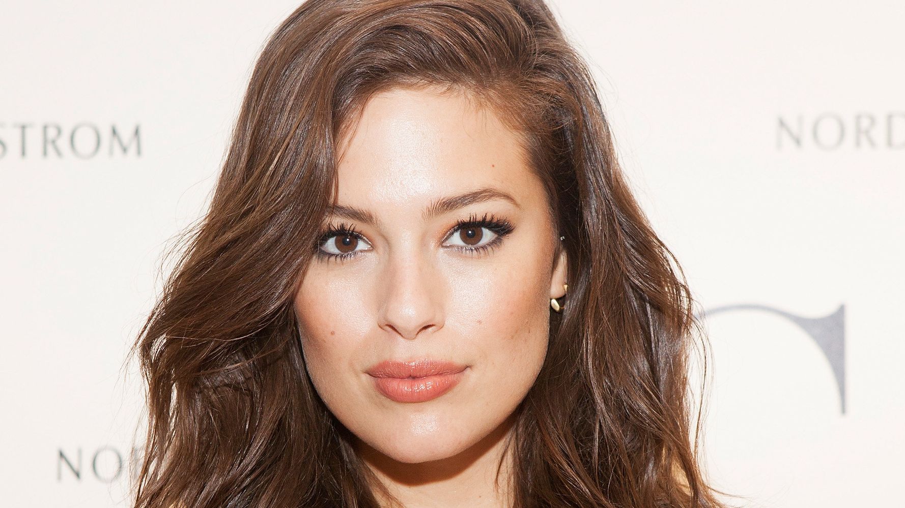 Pregnant Ashley Graham Shows Off Stretch Marks In Empowering Nude ...