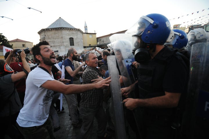 Turkish police clash with anti-government protesters in Istanbul over the Gezi Park redevelopment project. June 22, 2013.