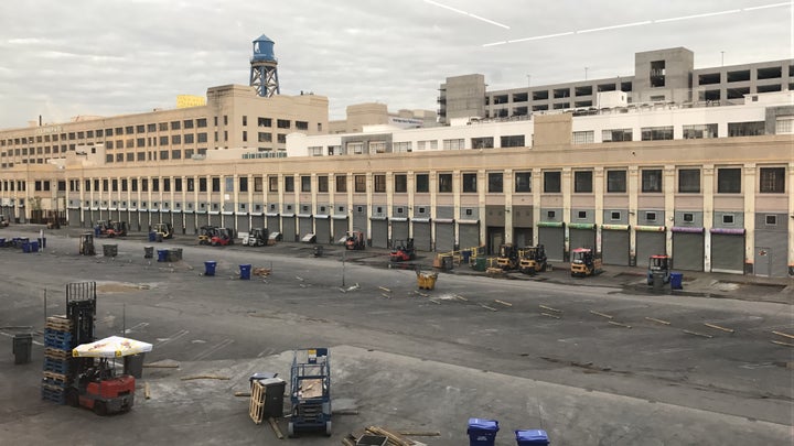 7th Street Produce Market, courtyard view