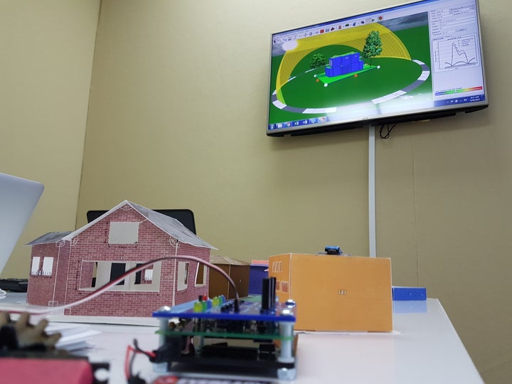 <p><em>Paper Mechatronics</em> at #GESF</p>