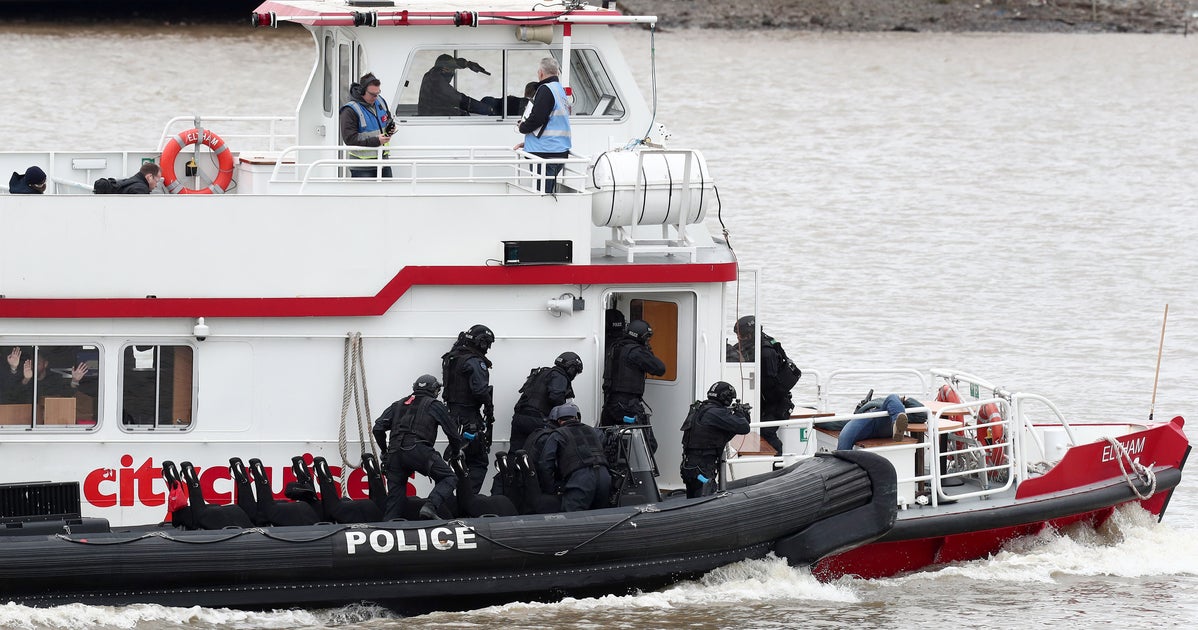 Armed Metropolitan Police Swarm Boat In River Thames Terror Attack ...