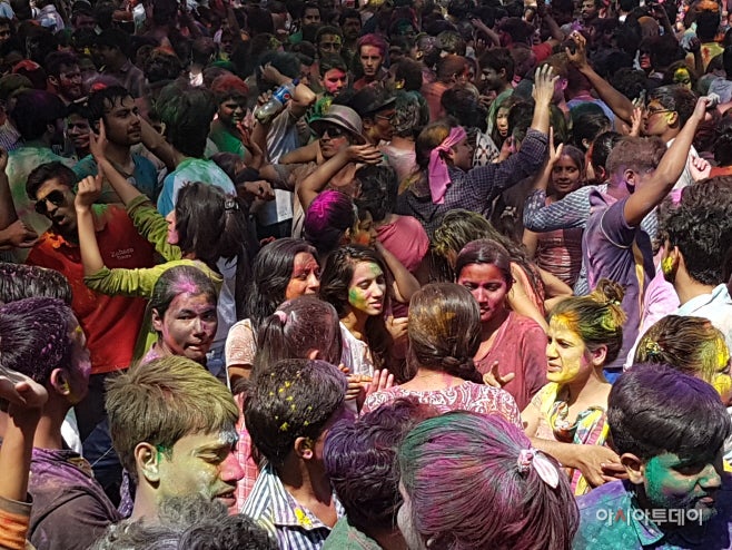 Foreign tourists travelling to India as well as Indian women are always exposed to sexual harassment and sexual assault./ Pho