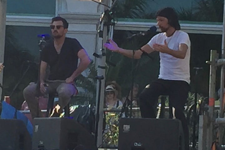 <p>Scott Avett and Seth Avett, Songwriter’s Workshop, Riviera Maya, Mexico (February 10, 2017).</p>