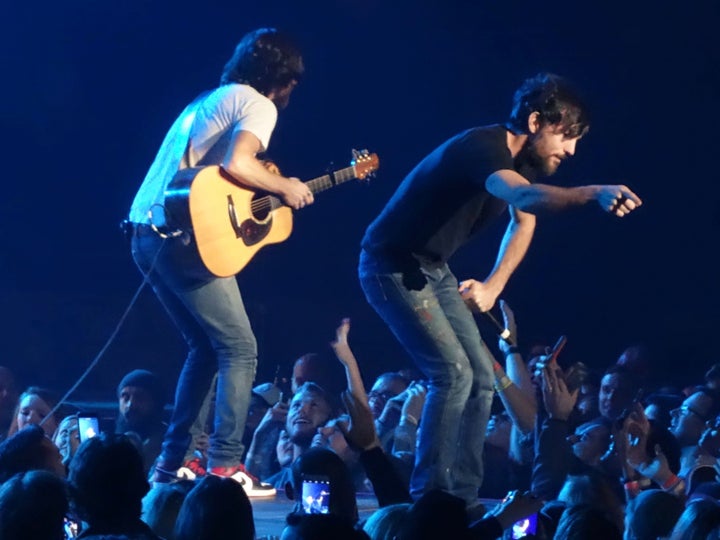 <p>Seth Avett and Scott Avett, Roanoke, Virginia (November 18, 2016).</p>