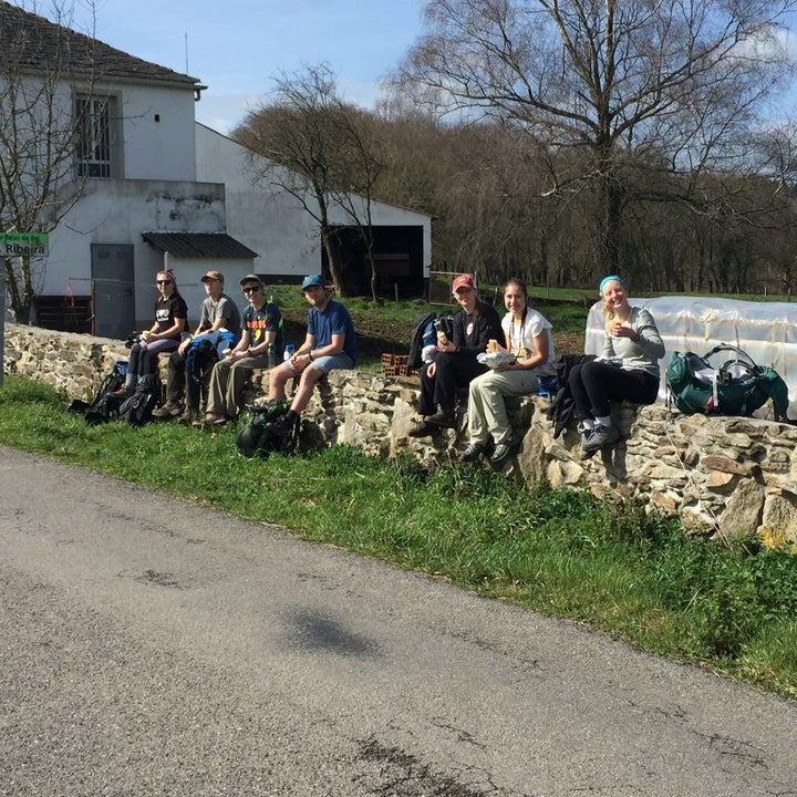 Students enjoying lunch in the sunshine