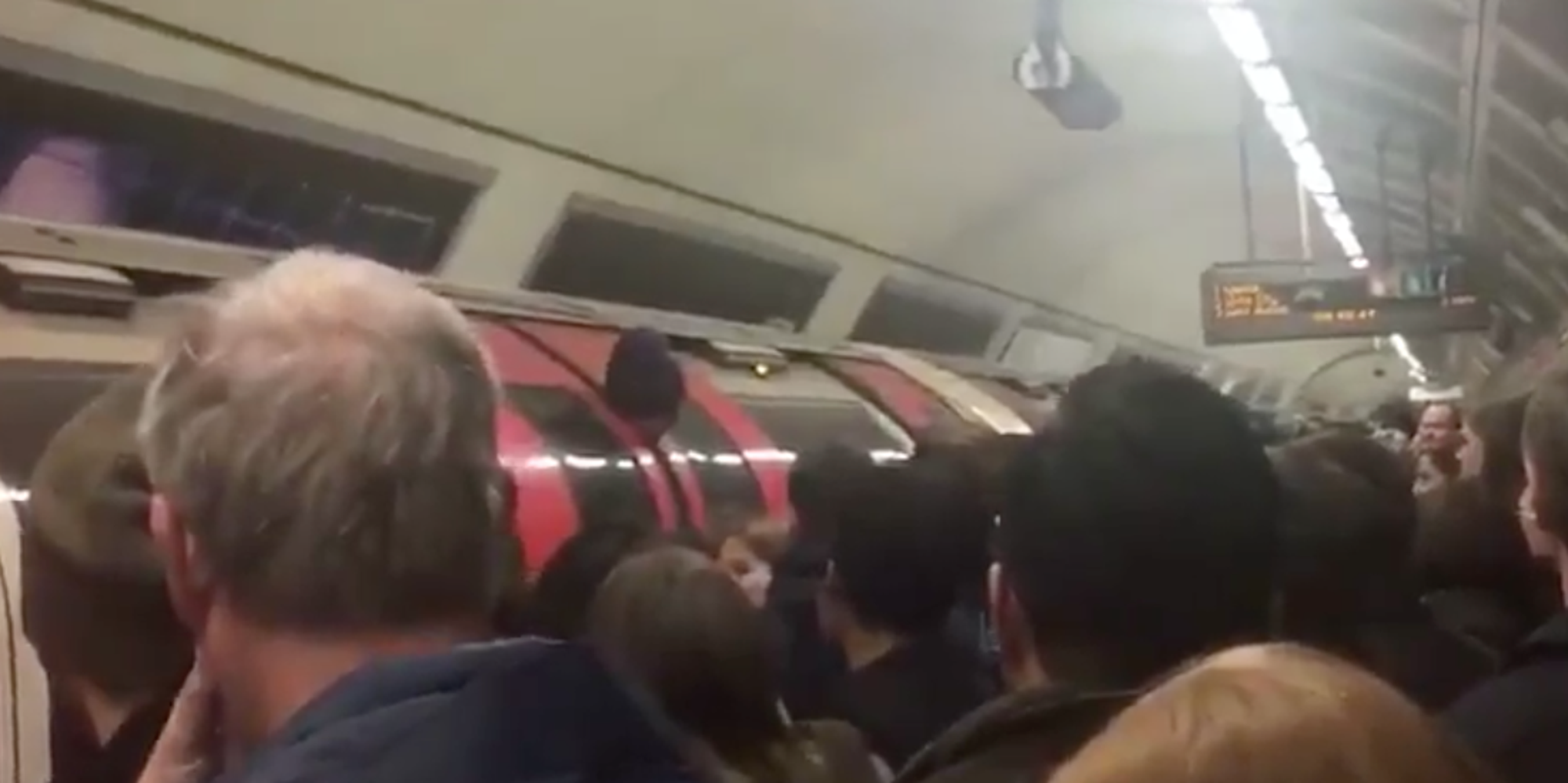 London Underground Worker Getting His Head Stuck In Tube Doors Makes