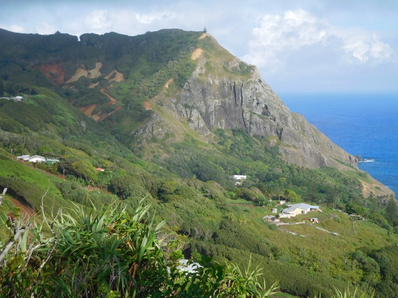 <strong>PITCAIRN VIEWS</strong>