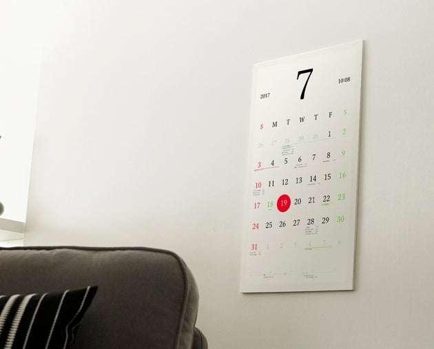 This Beautiful EInk 'Magic Calendar' Is A Gadget That Everyone Needs
