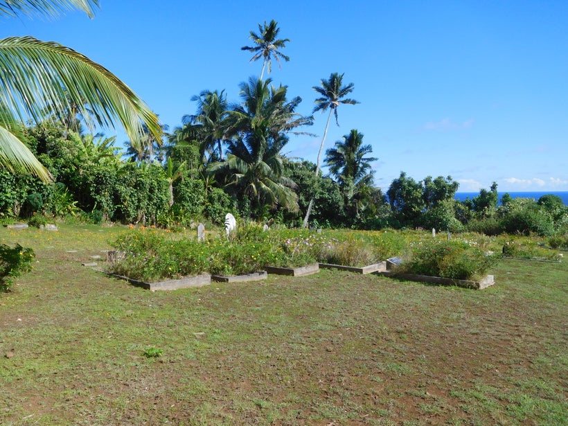 <strong>ISLAND CEMETERY</strong>