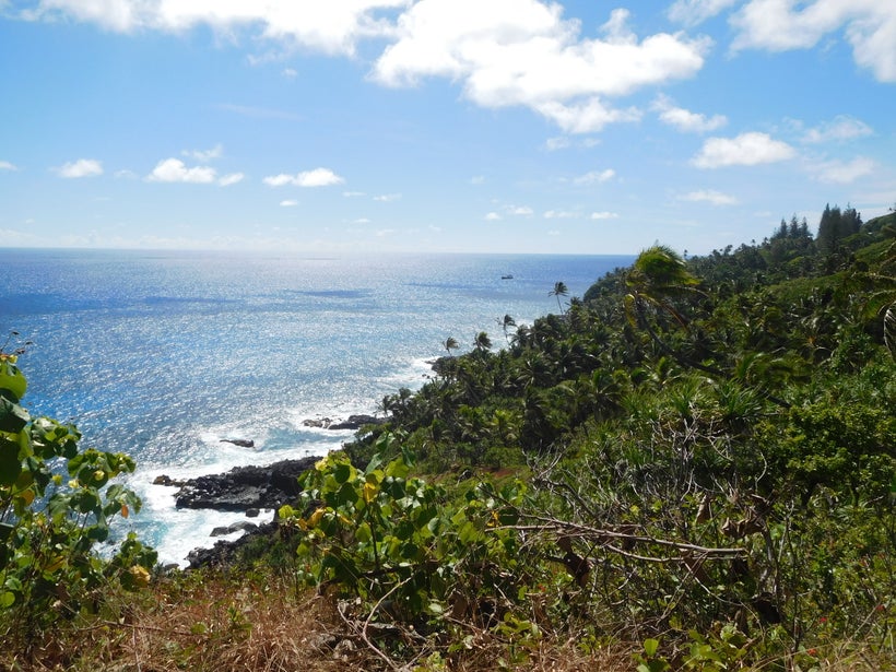 <strong>PITCAIRN VIEWS</strong>