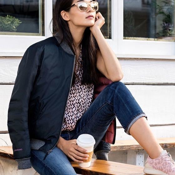 <p>COLE HAAN</p>