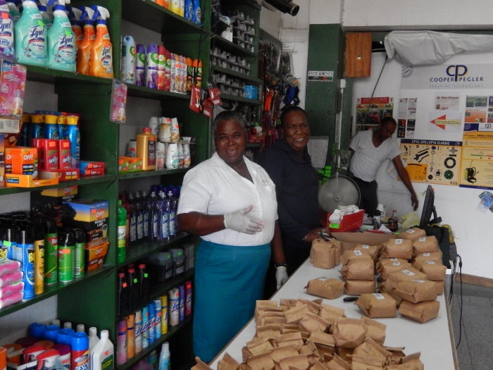 <strong><em>Preparing culinary corn seeds for sale. </em></strong>