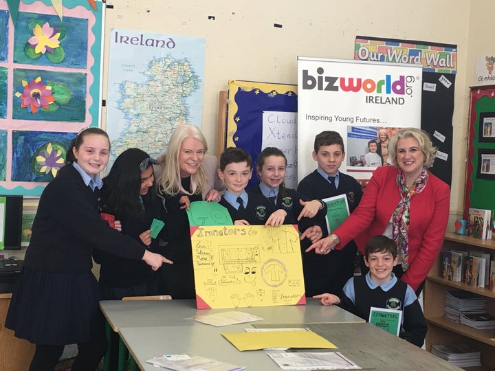 5th Class pupils from St. Mochta’s National School Dublin, with Fiona McKeon, CEO of Bizworld Ireland and Anne Ravanona, CEO of Global Invest Her