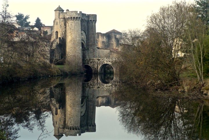 Porte Saint Jacques on the Thouet, Parthenay’s ancient pilgrimage gateway