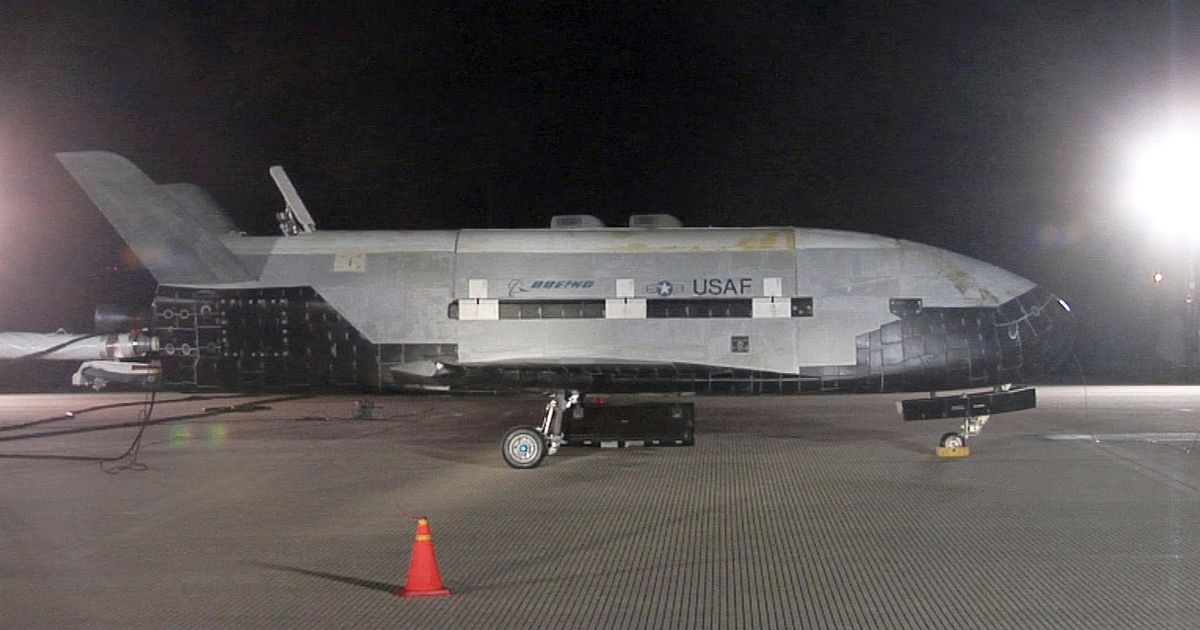 The Air Forces Mysterious X 37b Spacecraft Reaches A Record 677 Days In Orbit Huffpost Uk Tech