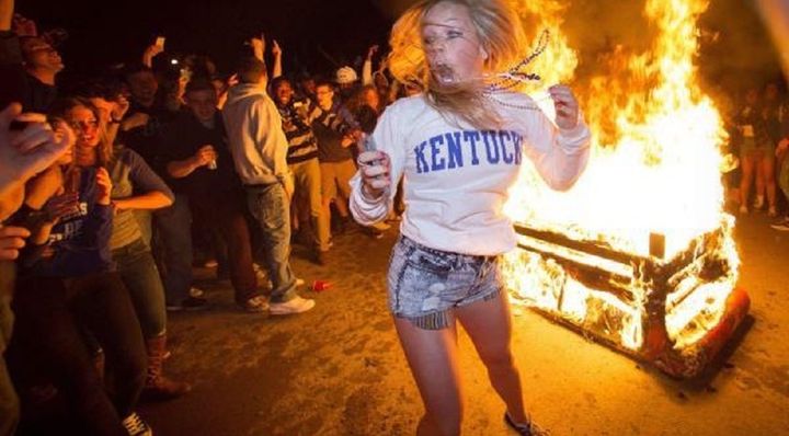 Kentucky fans riot in 2015