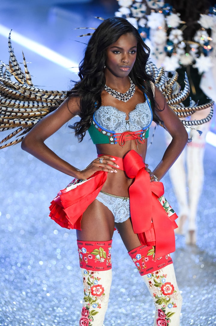 Anderson walking in the 2016 Victoria's Secret Fashion Show. 