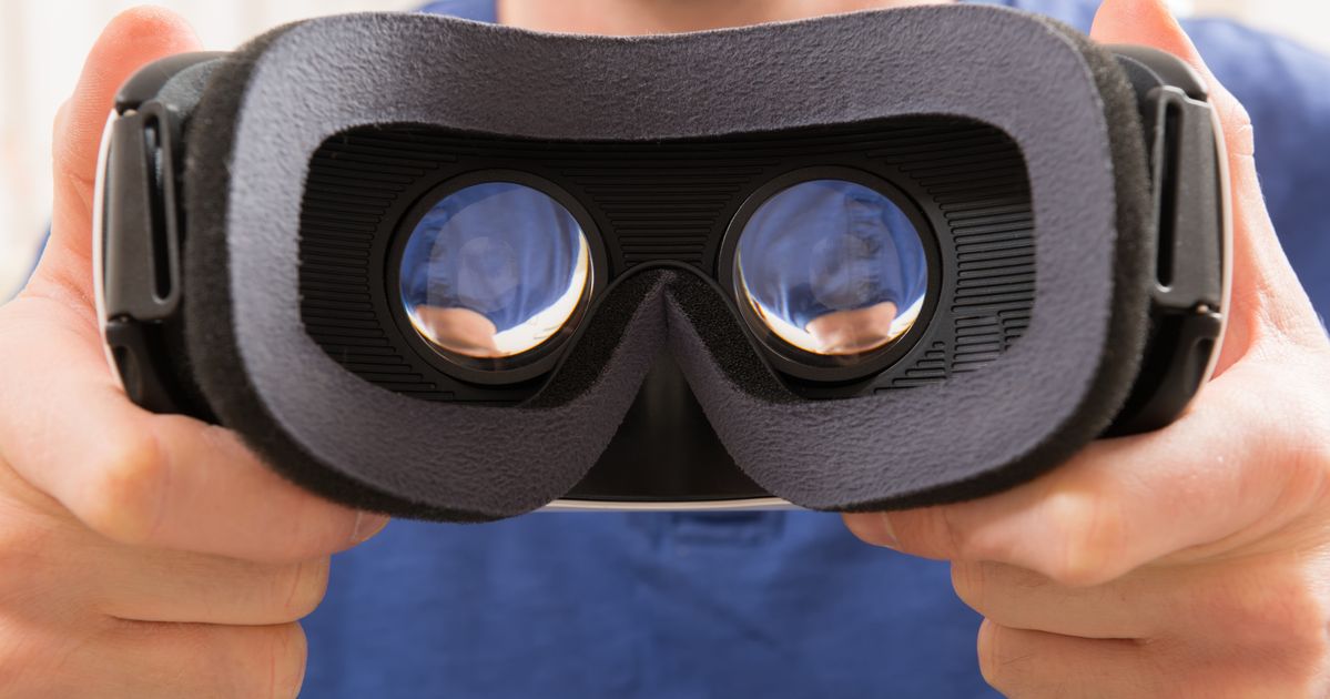 Vr tube. Xiaomi mi VR Play 2 Sanal. Виртуальная реальность (Virtual reality, VR). Игровые очки. Очки виртуальной реальности на человеке.