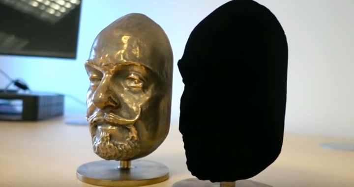 VANTABLACK - The Darkest Material on Earth 