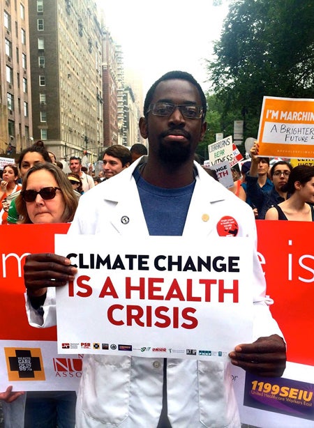 <p>Climate change march / Safety Messenger</p>