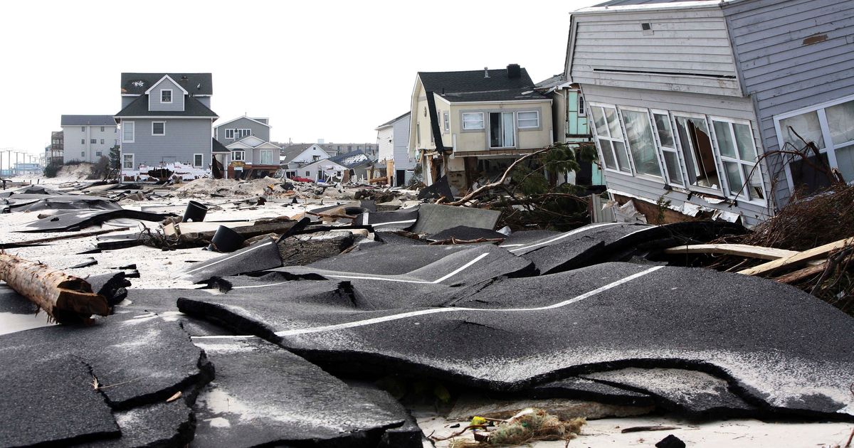 Natural disasters tsunami. Ураган Сэнди в Нью-Йорке. Ураган Сэнди в США. США 2012 ураган Сэнди. Ураган Сэнди 2012 в Нью-Йорке.