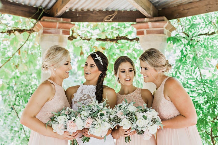 <p><a rel="nofollow" href="http://www.zoecampbellphotography.com/" target="_blank">zoecampbellphotography.com.au</a></p>