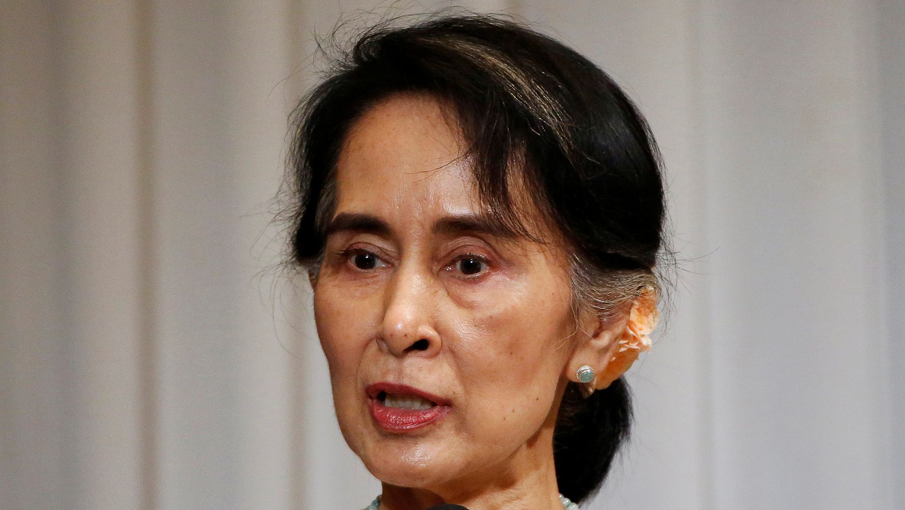 Rohingya Rebel Leader Vows To Keep Fighting Myanmar's Aung San Suu Kyi ...