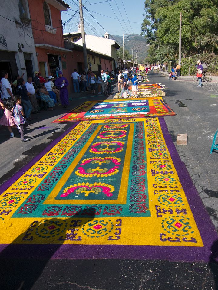 Alfombras created in advance of processions 