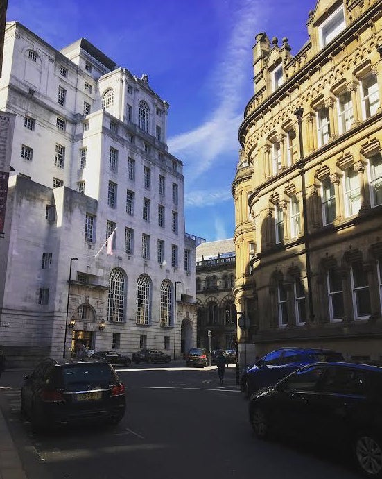 <p>a random sidestreet, where one might stumble upon the very fancy Gotham Hotel</p>