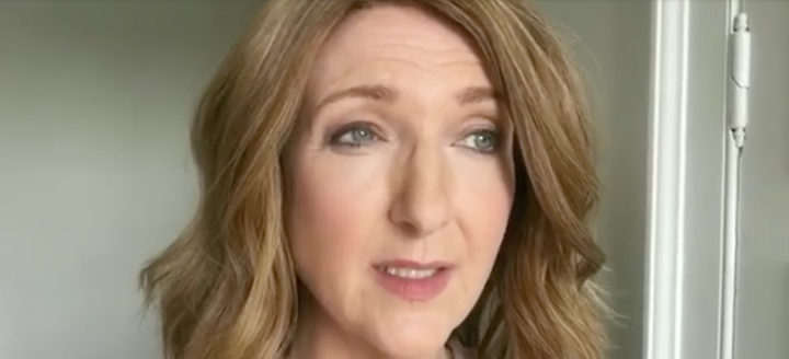 Victoria Derbyshire wearing her wig. 