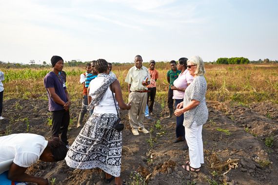 Margriet and her agricultural students give a tour of their fields to a visiting Zambian delegation. Blantyre, Malawi, 2016.