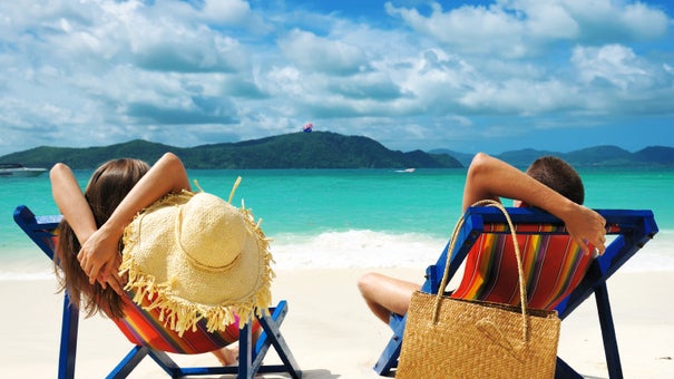 <a rel="nofollow" href="http://www.wisebread.com/how-to-make-money-while-traveling-the-world" target="_blank">WiseBread</a>