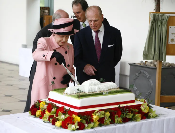 Former Royal Chef Shares The Queen's Chocolate Birthday Cake Recipe 