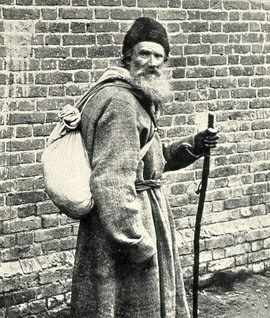 Tolstoy walking from Moscow to Yasnaya Polyana