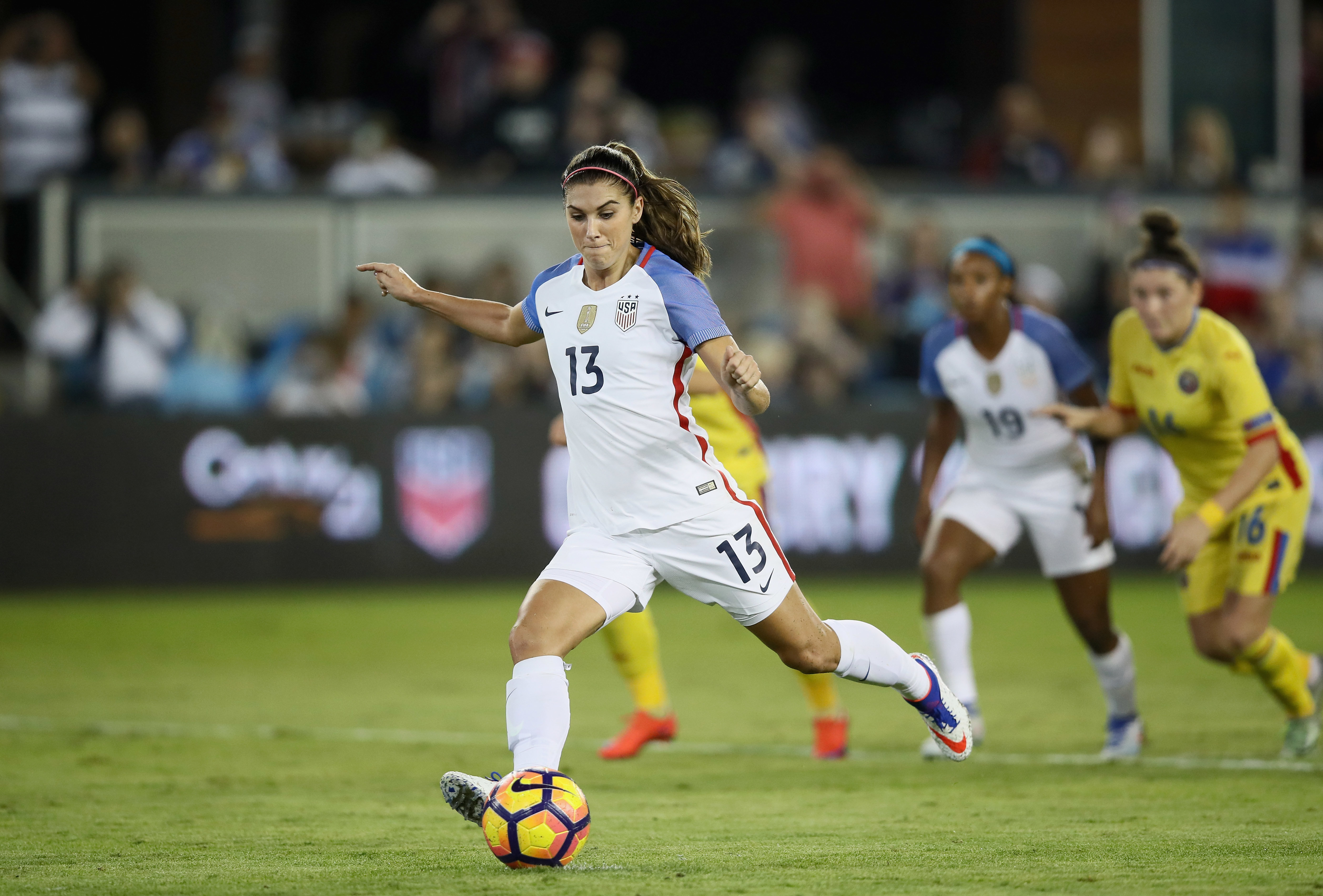 On Equal Pay Day Us Womens Soccer Players Finally Strike A Deal