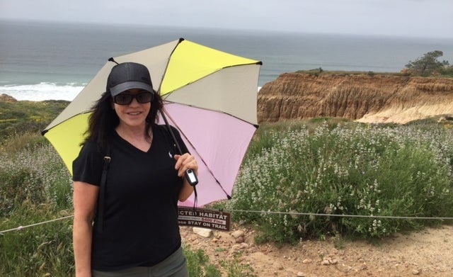 Hiking Torrey Pines Reserve with the Senz Umbrella 