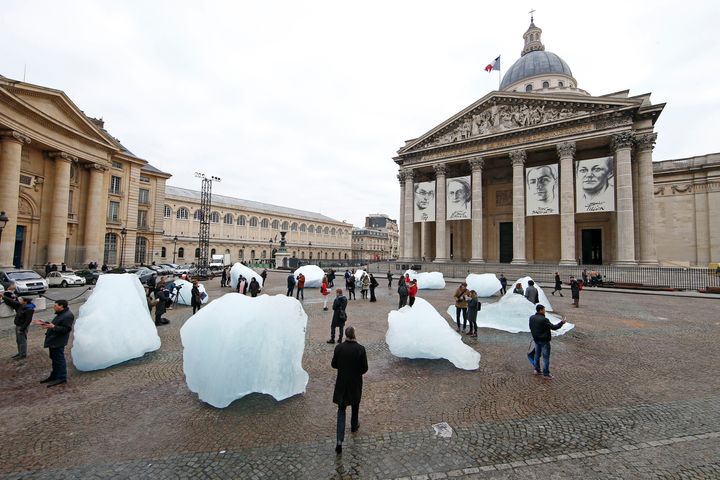As the World Climate Change Conference (COP21) took place in Paris in 2015, ice blocks harvested in Greenland were installed on the city's Place du Pantheon.