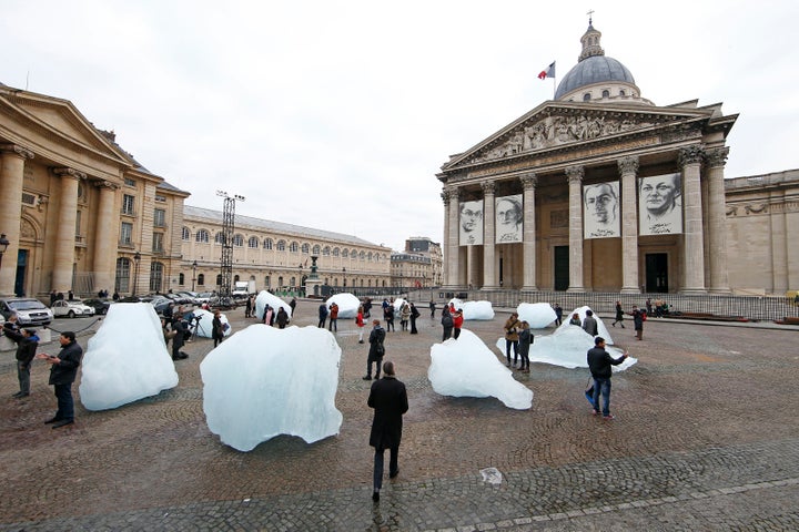 As the World Climate Change Conference (COP21) took place in Paris in 2015, ice blocks harvested in Greenland were installed on the city's Place du Pantheon.