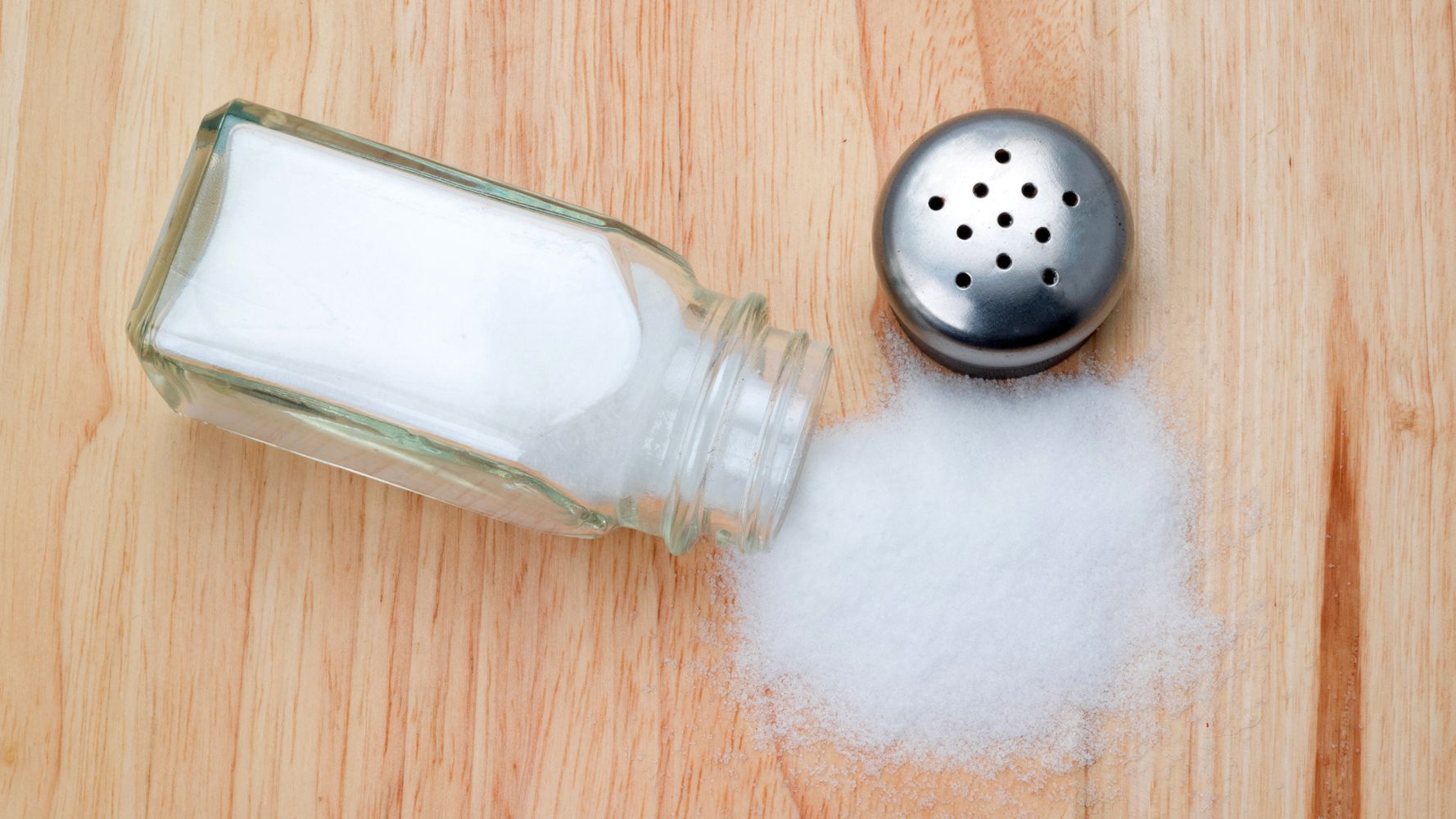 Salt and Pepper Shaker Trick Is Blowing Up the Internet