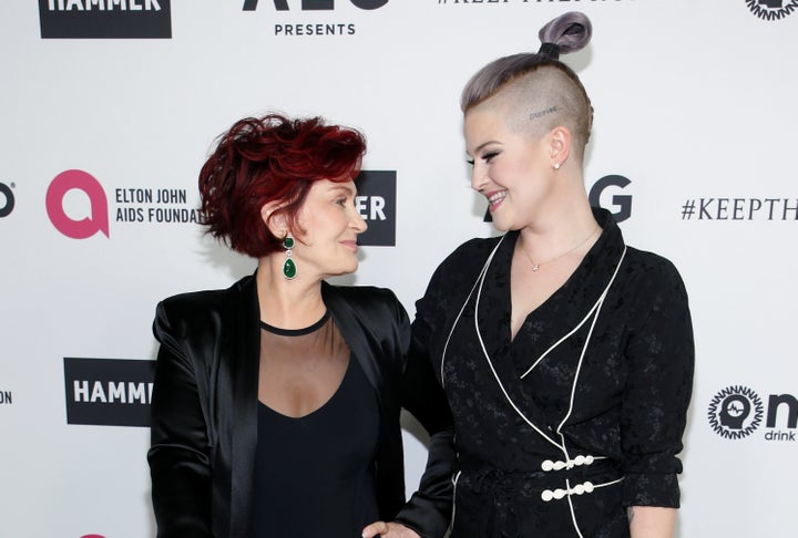 Kelly Osbourne (R) and her mother Sharon