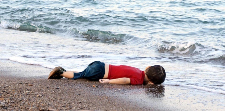 This photo of a refugee child's dead body ignited a worldwide debate about refugee policies. 