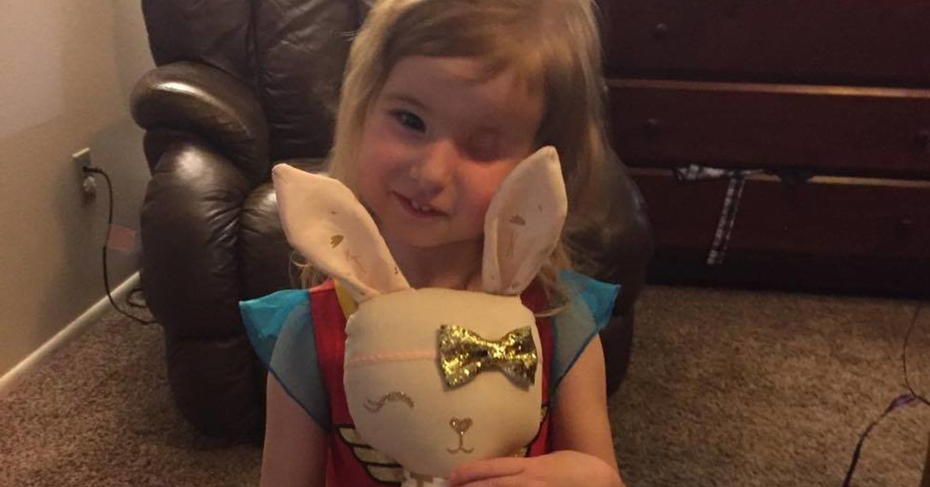 Toddler Who Lost Eye To Cancer Forms Special Bond With Toy That Looks